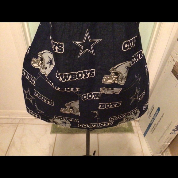 Child size Dallas Cowboys apron - Picture 3 of 5